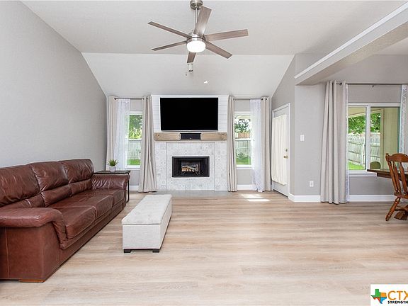3rd image of 5215 Southern Crossing Dr