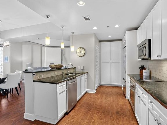 4th image of 2795 Peachtree Rd NE Unit 1509
