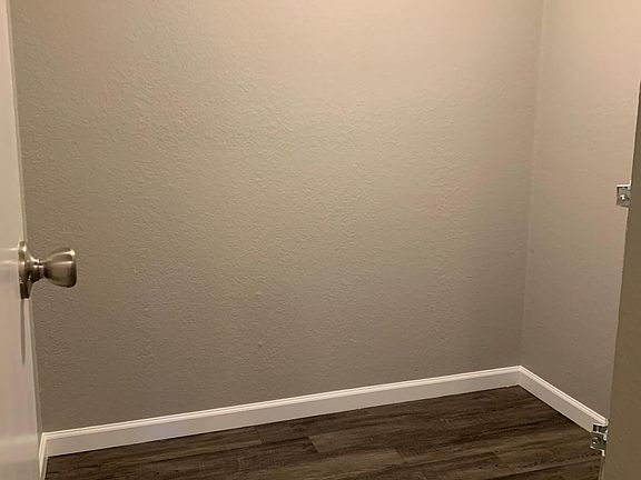 4th image of 102-13437 Greenwood Ave N #102