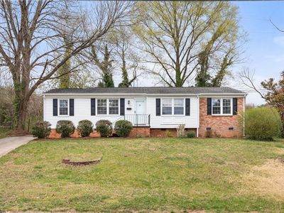 2831 Ashwood Dr, Winston Salem, NC, 27103