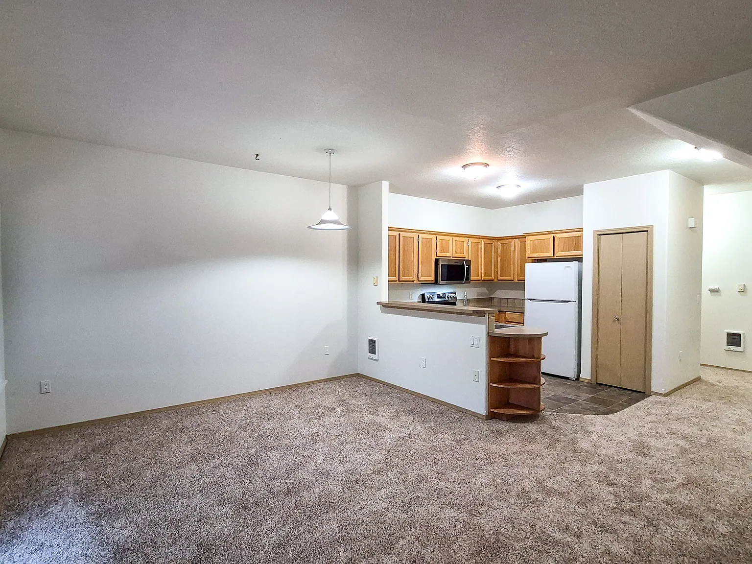2 bed, 2.5 bath, 1150 sqft, $1,595 — Photo 4
