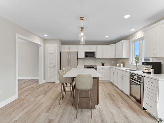 3rd image of 5496 William St