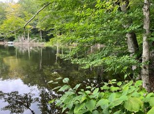 155 E Shore Rd W, Gloversville, NY 12078