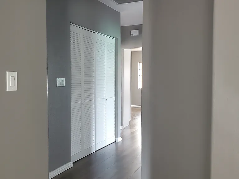 902 N Pass Ave — Photo 29