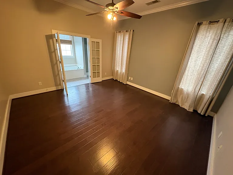 4665 Clubview Dr — Photo 3