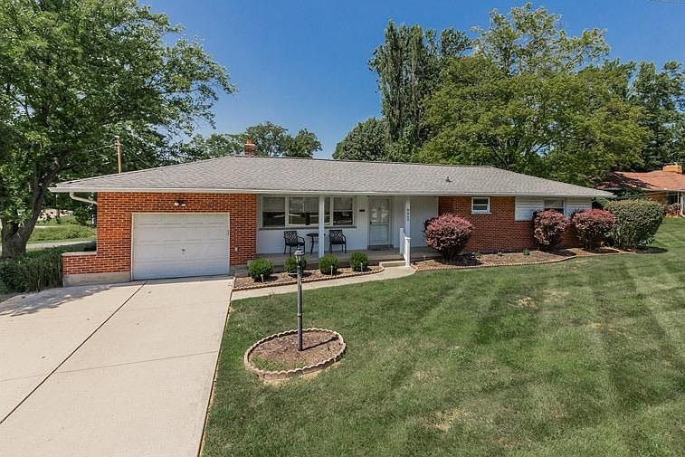 1st image of 8469 Deerway Dr