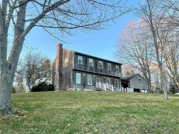 4th image of 38 Mountain View Dr