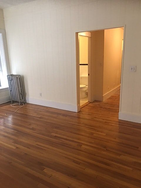 2nd image of 1376 Beacon St