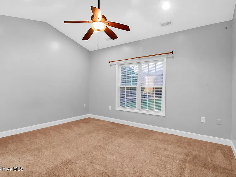 102 Conley Hills Dr — Photo 8