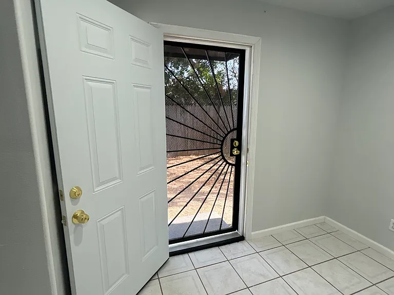 14613 Estrella Ave — Photo 27