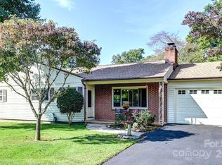 402 Balsam Rd, Hendersonville, NC 28792