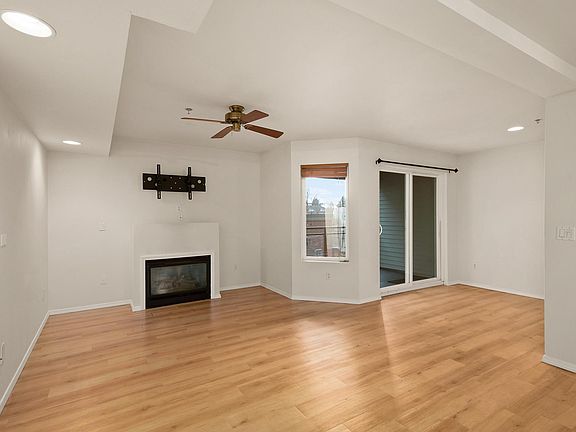 Spacious living room