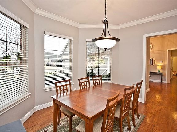 3rd image of 2604 W Murfield Dr