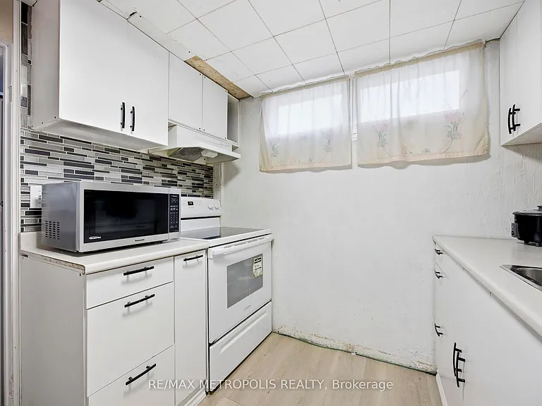 11 Rambler Pl #BASEMENT — Photo 20