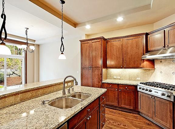 4th image of 2483 NW Stoney Creek Dr