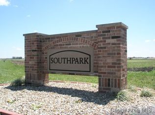 809 Elk Crest Ct, Chatham, IL 62629