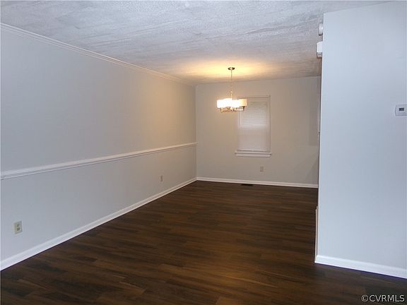 5th image of 608 Shallow Ct