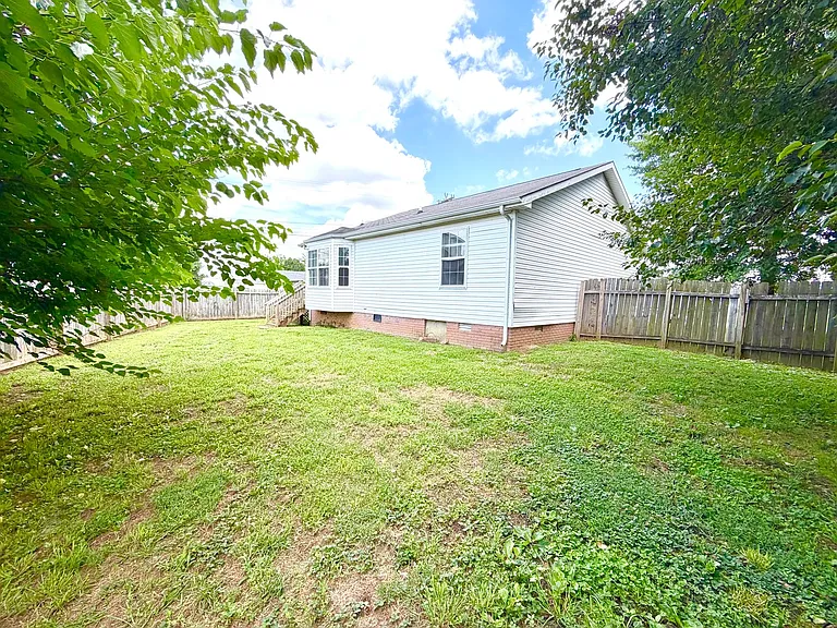 401 Old Glory Ln — Photo 18