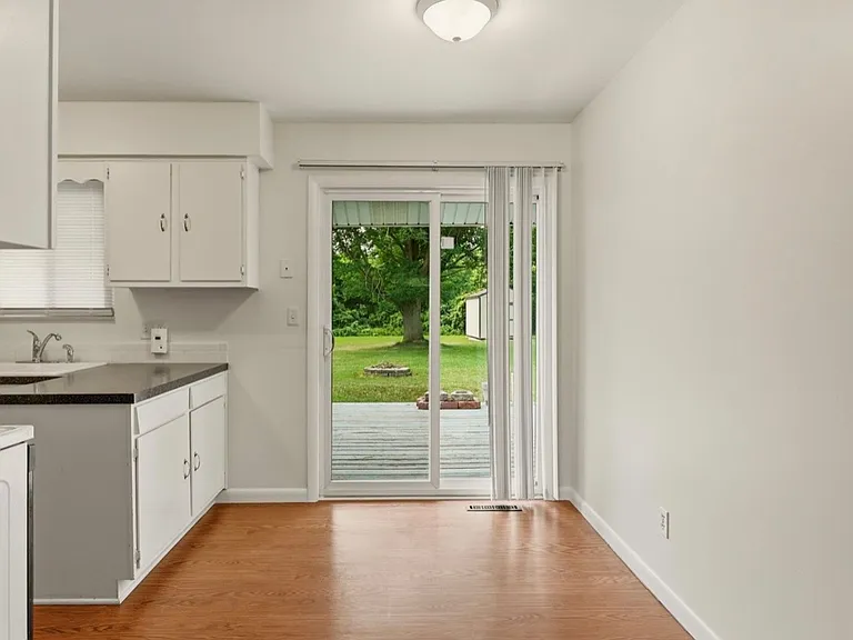 3339 Northwest Dr — Photo 4