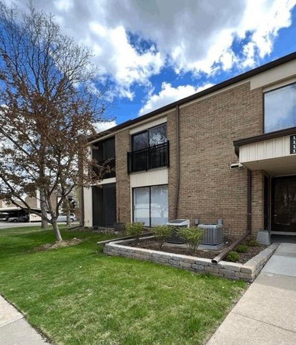 18017 University Park Dr, Livonia, MI 48152 Zillow