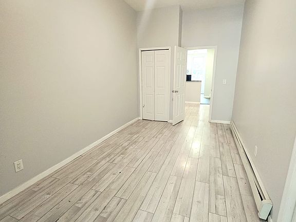 4th image of 105 Ferry St #1A