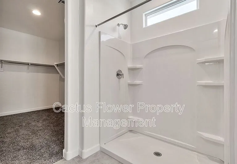 1718 W Sombra Ave — Photo 21