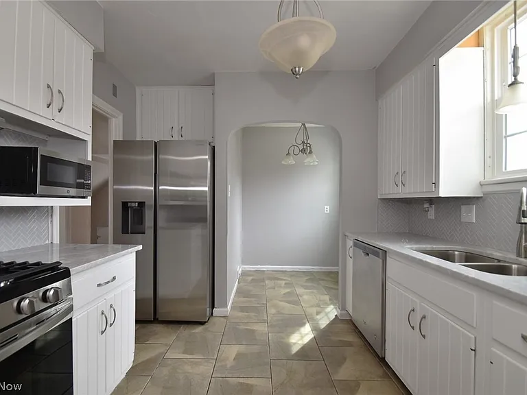 3720 Riedham Rd — Photo 2