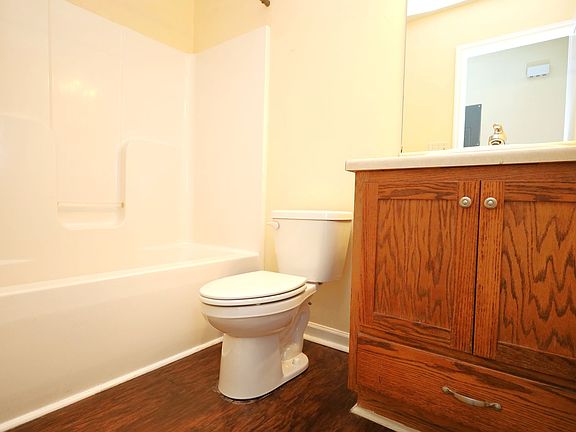 4th image of 1801B Chestnut Dr