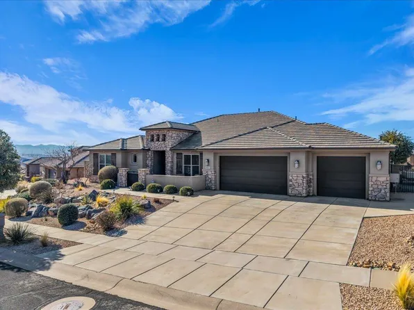 811 N Crown King Ave, Washington, UT 84780