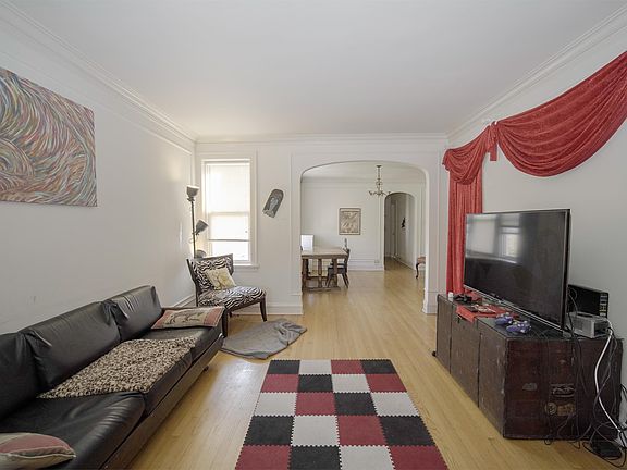 2nd image of 5511 N Campbell Ave APT 3R