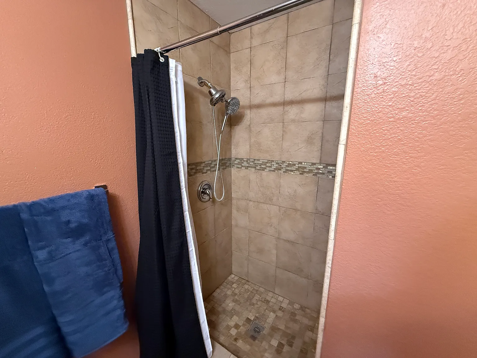 2 bed, 1046 sqft, $1,100 — Photo 4