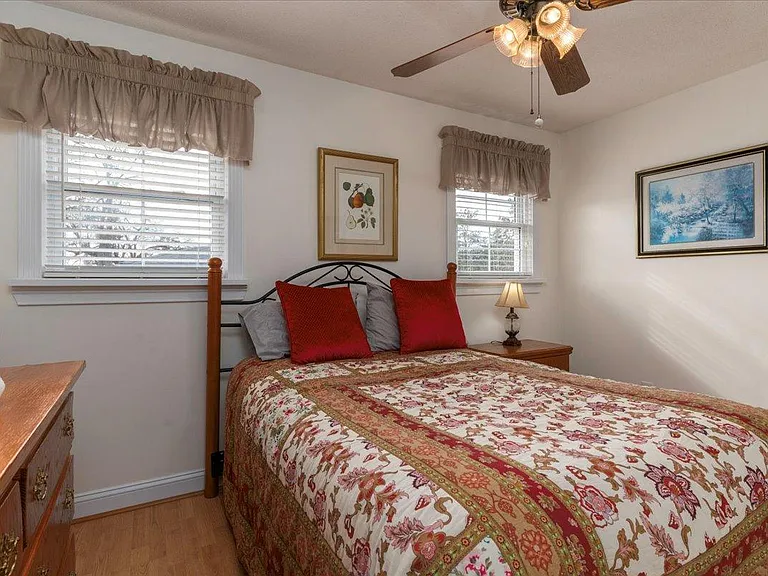 109 Swan Dr — Photo 22