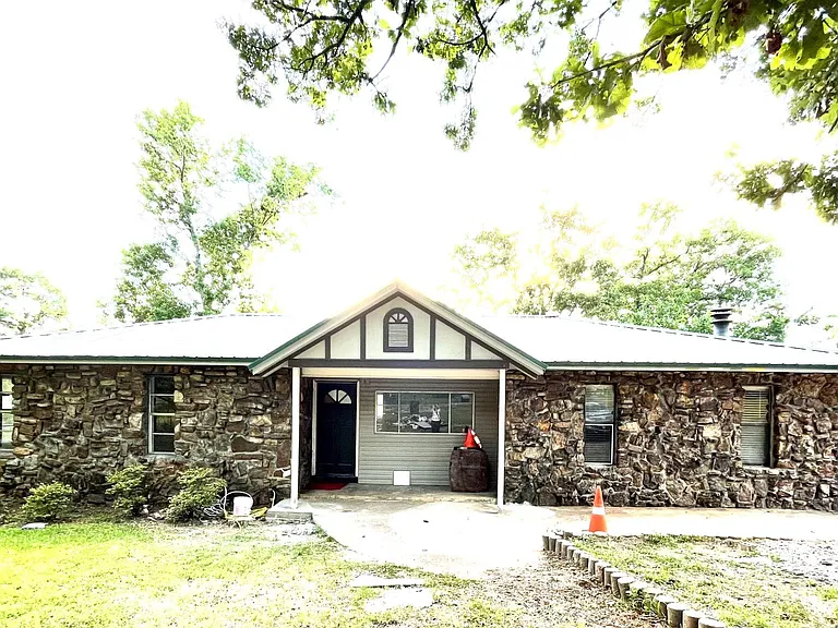 3019 Huffman Rd — Photo 1