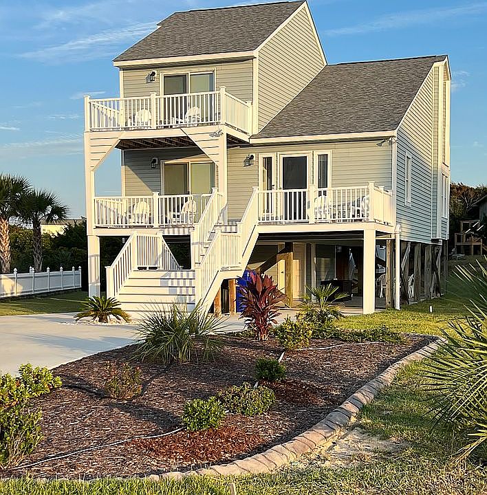 1st image of 3611 W Pelican Dr