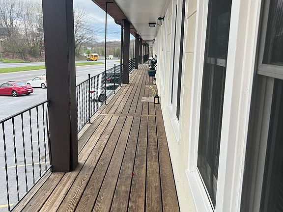 4th image of 400 W Jackson Blvd #2