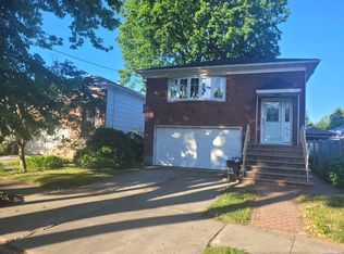 7319 170th St, Fresh Meadows, NY 11366