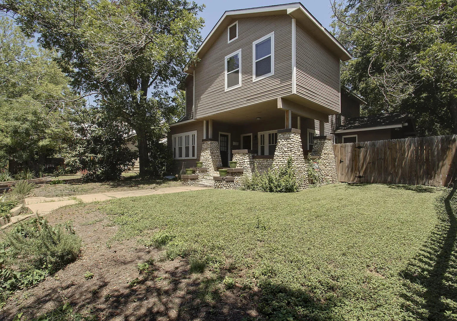 Ut Pre-Lease: West Campus / Walking Distance To Ut — Photo 4