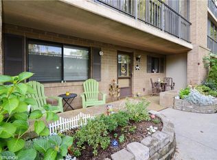 650 E Greenwich Ave #5L10, West Warwick, RI 02893