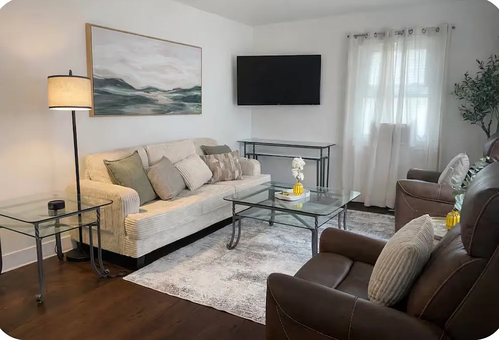 4 bed, 1400 sqft, $2,800 — Photo 2