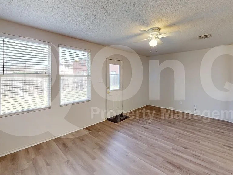 603 Ambarella St — Photo 9