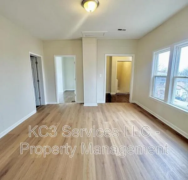 129 Brooklyn Ave — Photo 12