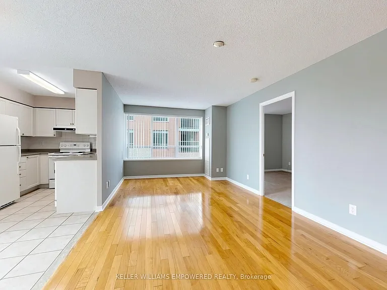11 Oneida Cres #211 — Photo 7