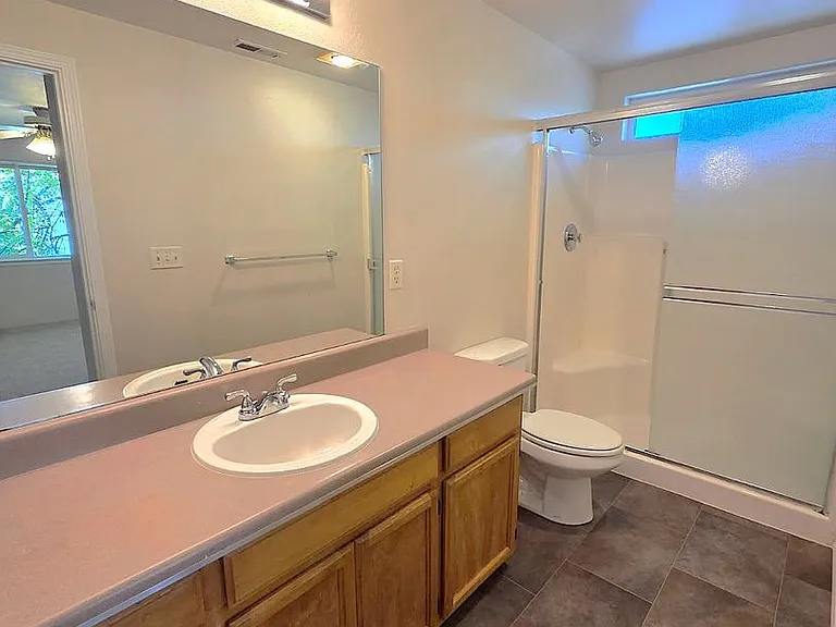 209-213 Edwards St — Photo 15