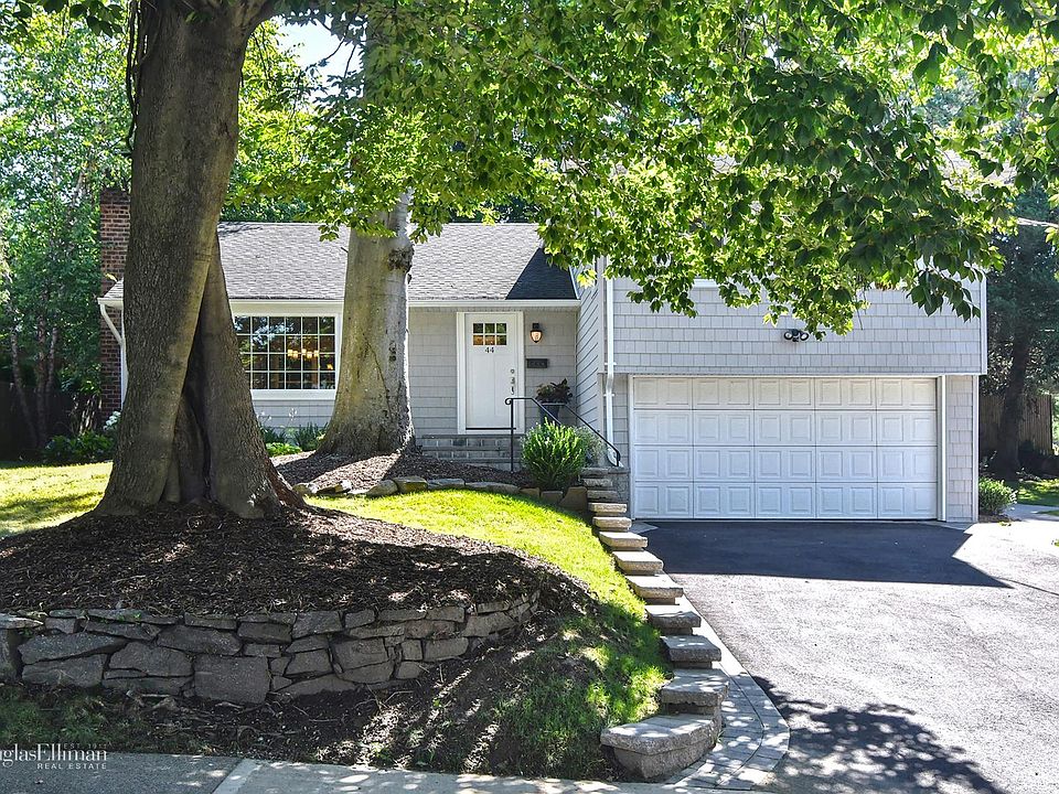 1st image of 44 Essex Ct