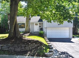 44 Essex Ct, Port Washington, NY 11050