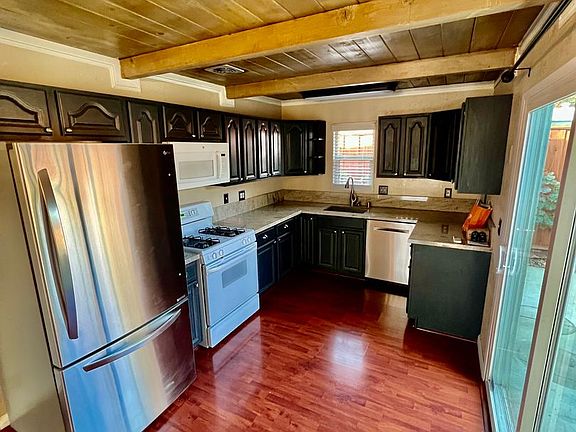3rd image of 780 Mariposa Ave