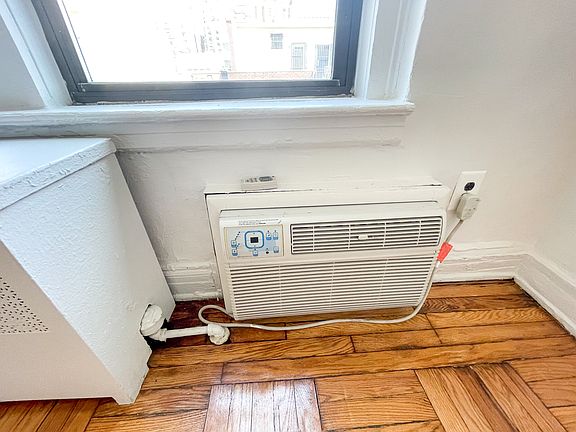 4th image of 215 W 83rd St APT 7H