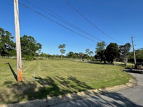 2nd image of 2409 Regency Dr
