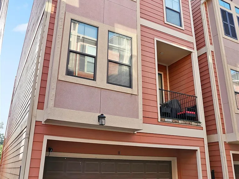 1046 W 23rd St #H — Photo 19