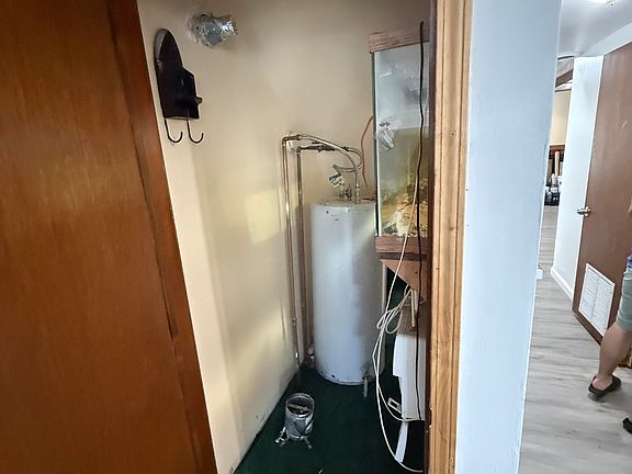 5th image of 149 Playter St #1